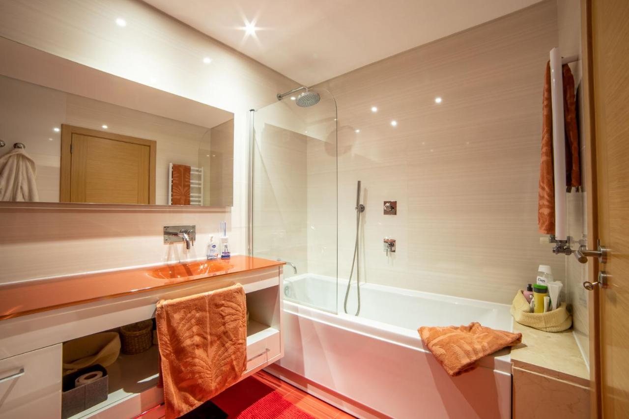 Lovely Apartment Near Airport And Nations Park, With Garage 로르스 외부 사진